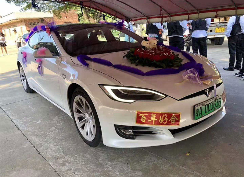 特斯拉婚礼花车